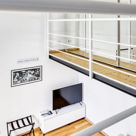 Ferienwohnung Joivy Charismatic 1-Bed Flat With Parking Mailand Exterior foto